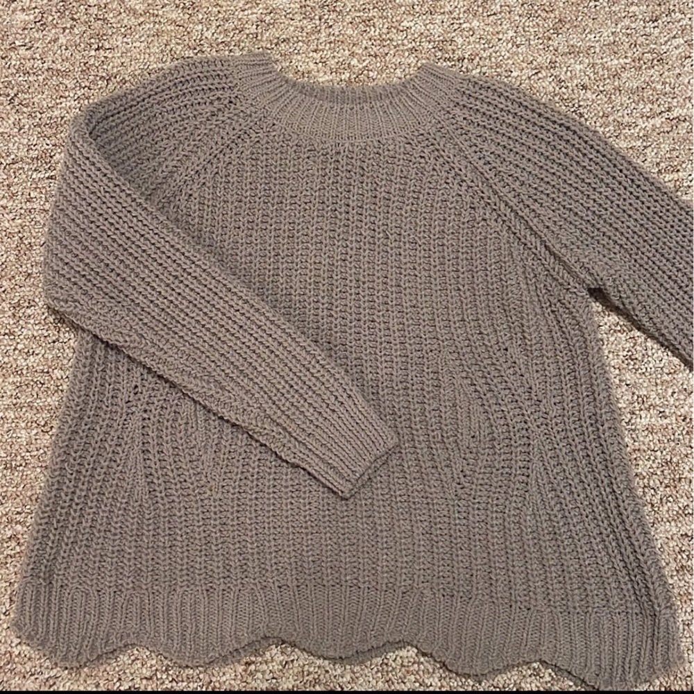 Heavy Knit Sweater With Ruffled Edge